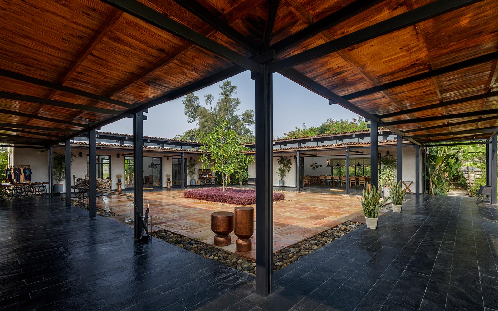 Bori Safari Lodge courtyard